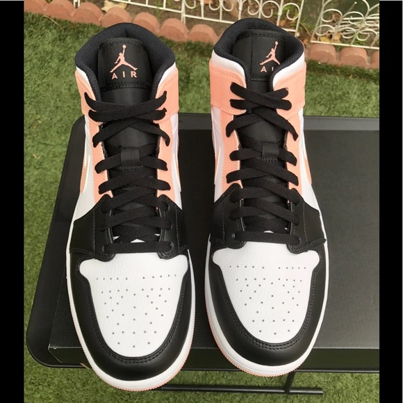 Air Jordan Mid “Crimson Tint Toe” Size 10 Men